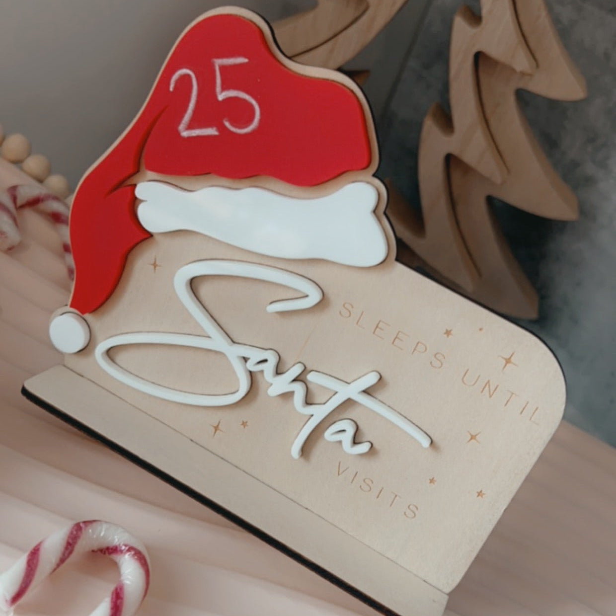 SLEEPS UNTIL SANTA VISITS - RED HAT