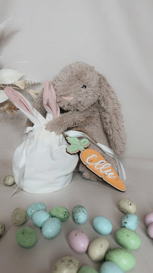 WHITE BUNNY POUCH WITH CARROT TAG WITH ACRYLIC NAME