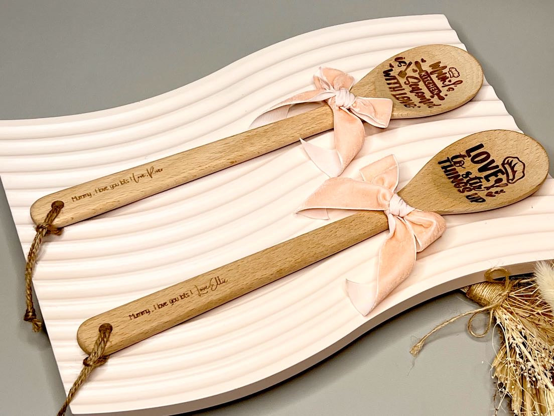 ENGRAVED & PERSONALISED MUMS KITCHEN WOODEN SPOON.