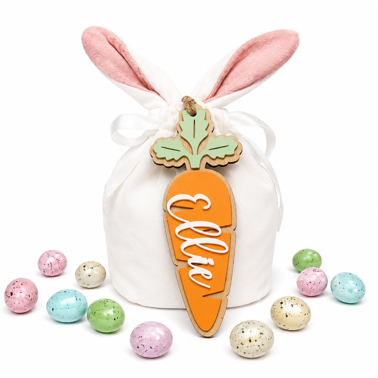 WHITE BUNNY POUCH WITH CARROT TAG